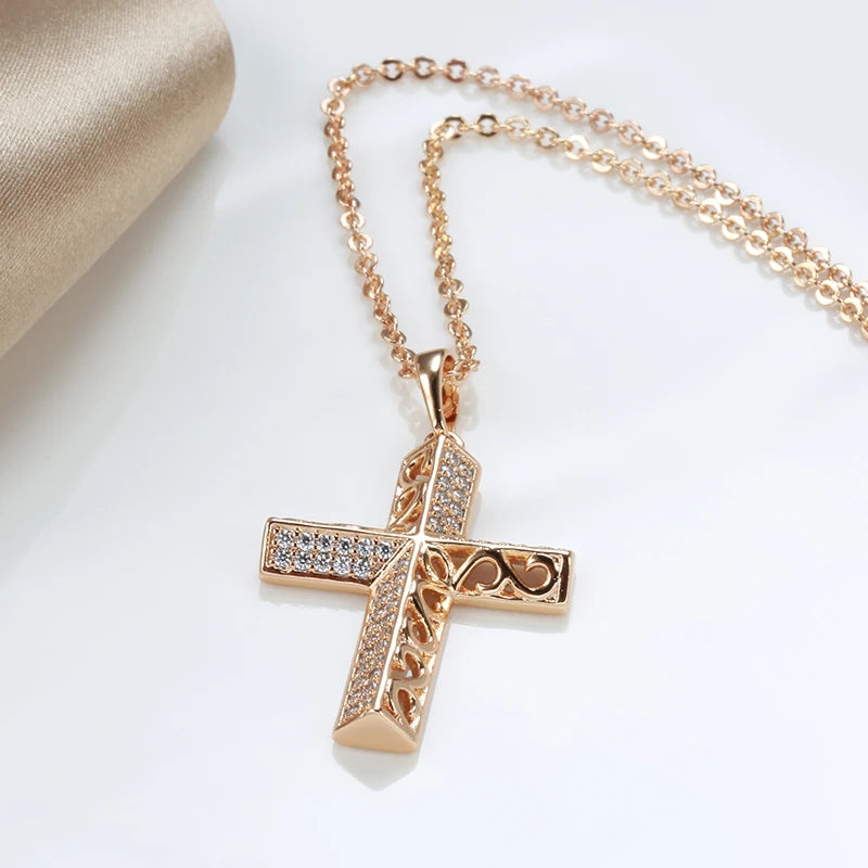 Collier Croix de Jésus avec zircons blancs, bijou en plaqué or rose