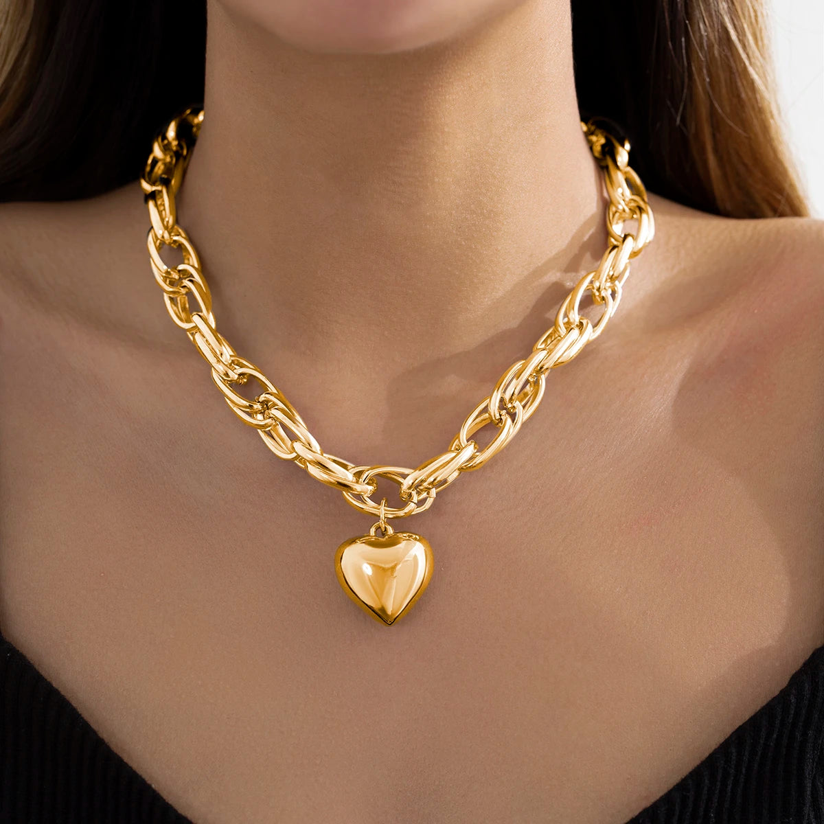 collier avec gros maillons et pendentif coeur