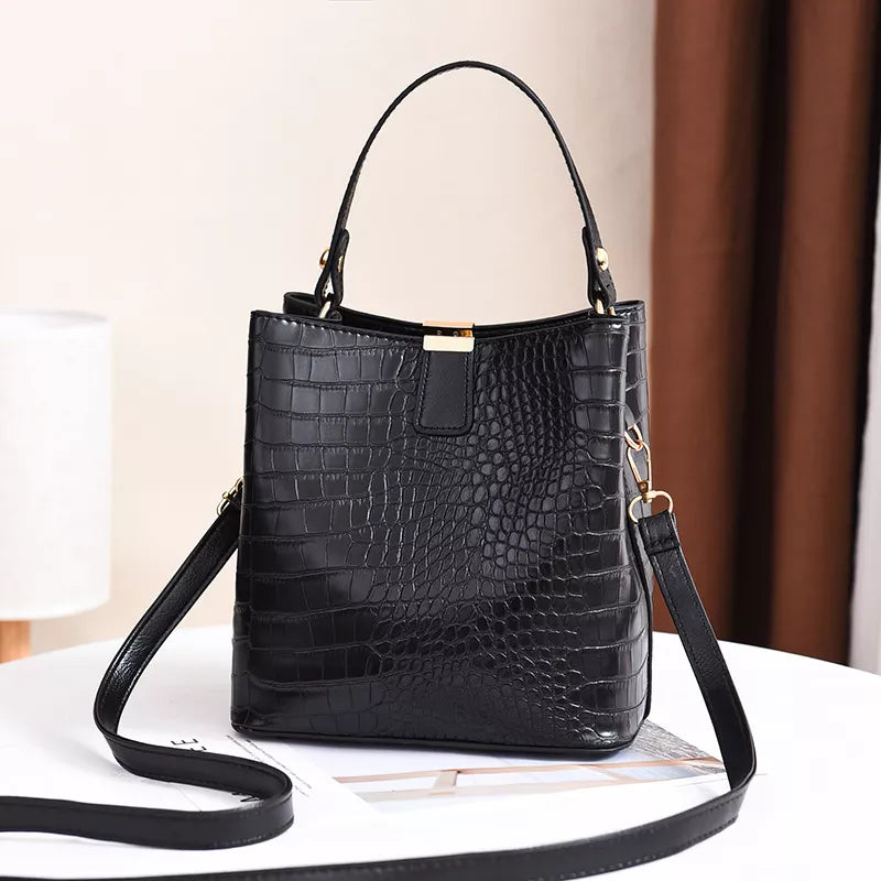 sac seau à motif crocodile noir