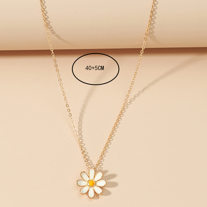 Collier Marguerite, bijou en acier inoxydable et en émail