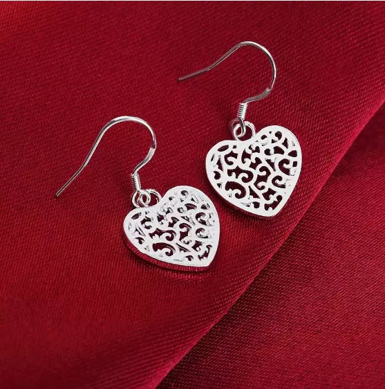 boucles d'oreilles ajourées en forme de coeur