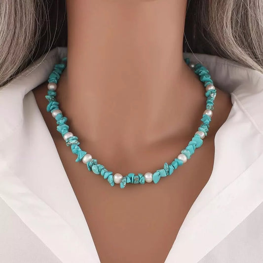 collier de perles turquoises et beiges