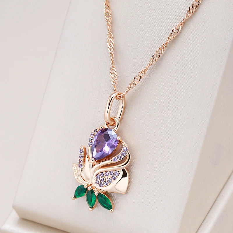 collier fleur avec zircons verts et mauves